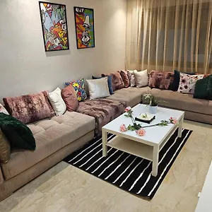 Stylish 3 Bedroom Apartment For Families, Comfort, Space & Elegance With Stunning Balcony Views Appartement